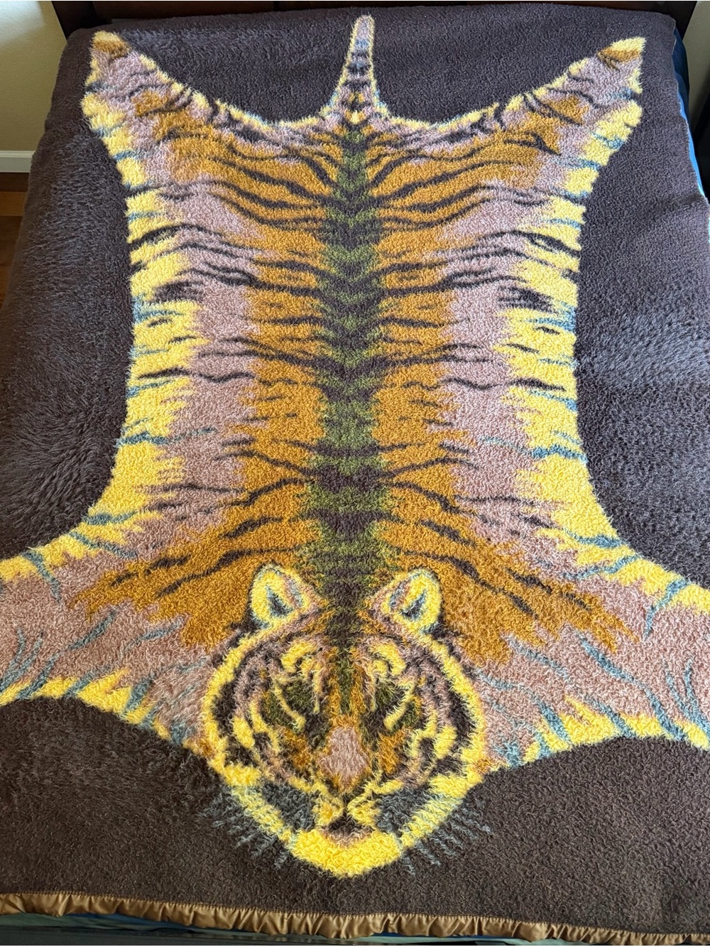 Vintage Kashmilon Tiger Blanket Reversible Japan 60x88 Acrylic Satin Trim